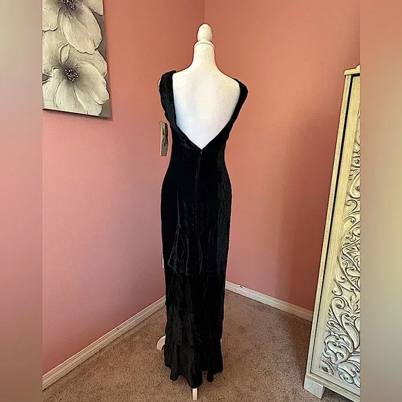 SOLD ****Vintage deadstock old Hollywood glam black velvet gothicglam long - Picture 2 of 16